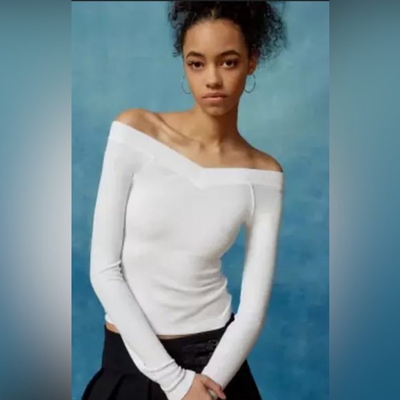 Urban Outfitters BDG Shannen Slinky V-Neck Long Sleeve T-Shirt White - Picture 1 of 7